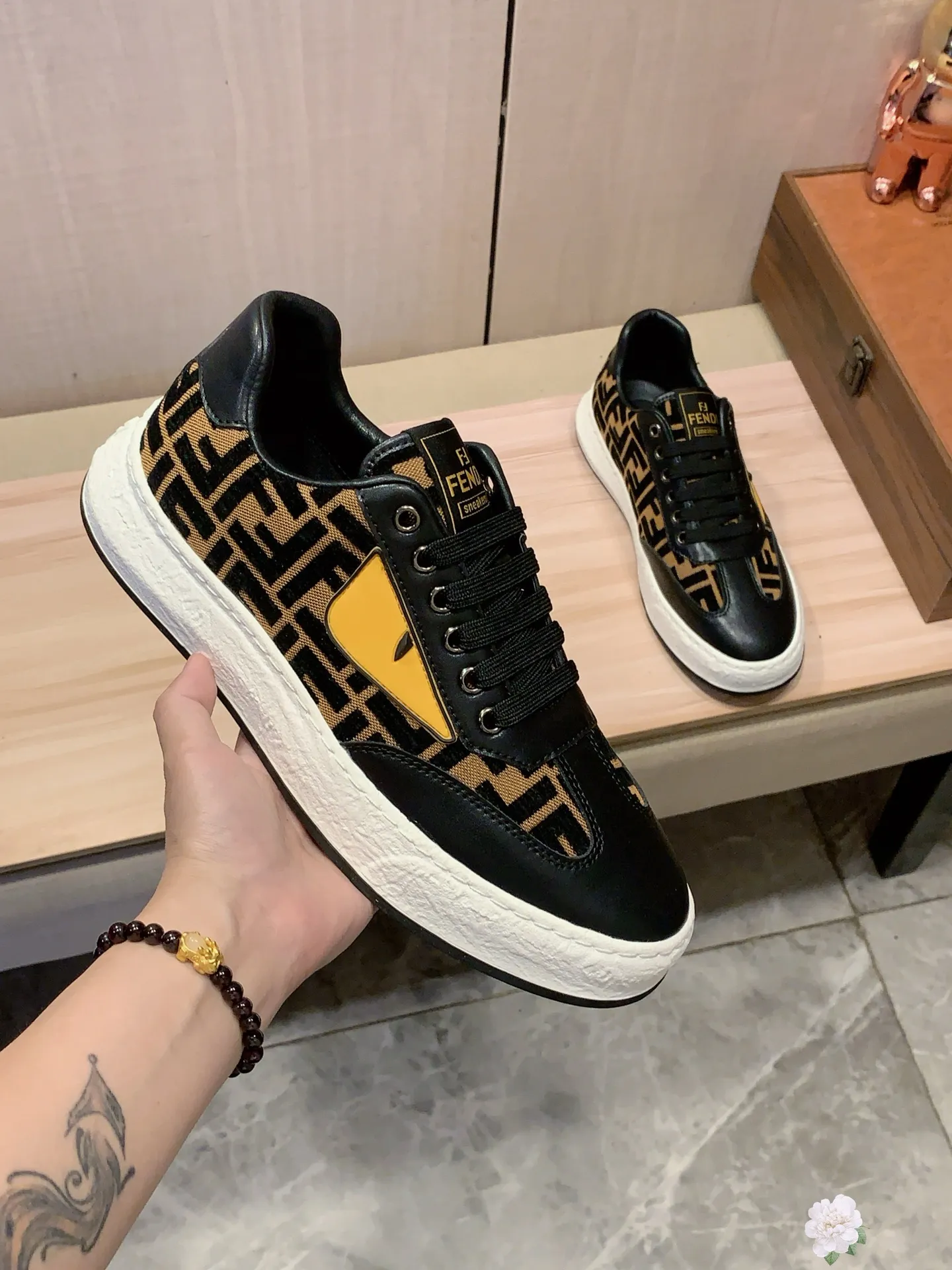 Men's men's shoes 💰420💰💰🎩🎩[Lightning][Lightning] "FENDI*" The latest and most popular casual shoes, top brand [Seduce] luxury ~ purchasing agent, top quality ~. [Strong] The upper is made of imported breathable cowhide with fabric material ➕ Breathable sheepskin feet (•) and fine workmanship. The original stylish and stylish soft rubber wear-resistant and non-slip outsole is light and comfortable on the feet. The real thing looks better when photographed in person. No. 122: code: 38-44, 5️⃣ colors selected